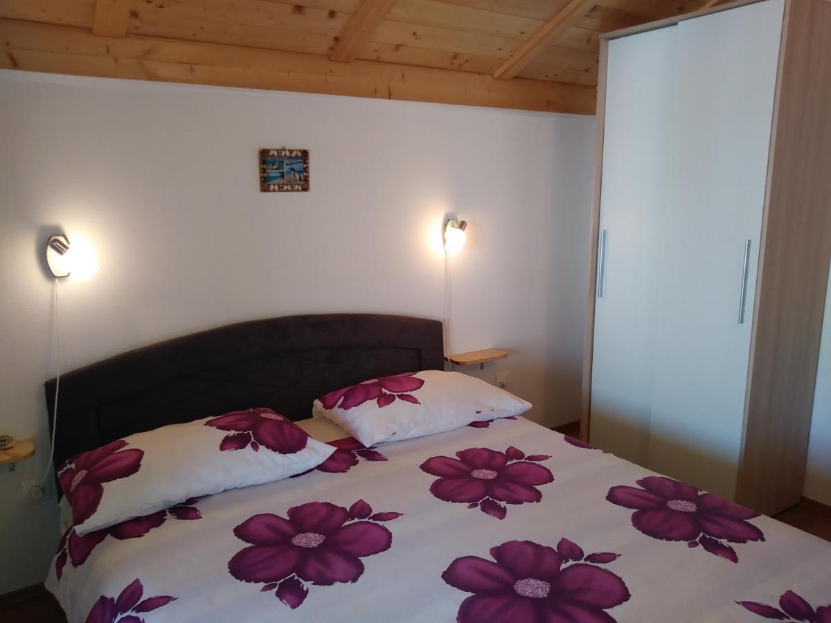 Nives Apartmani Pakoštane Exterior foto