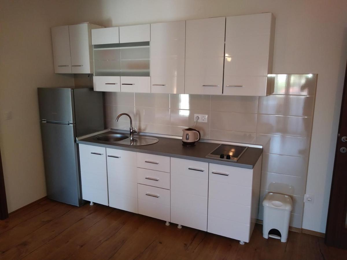 Nives Apartmani Pakoštane Exterior foto