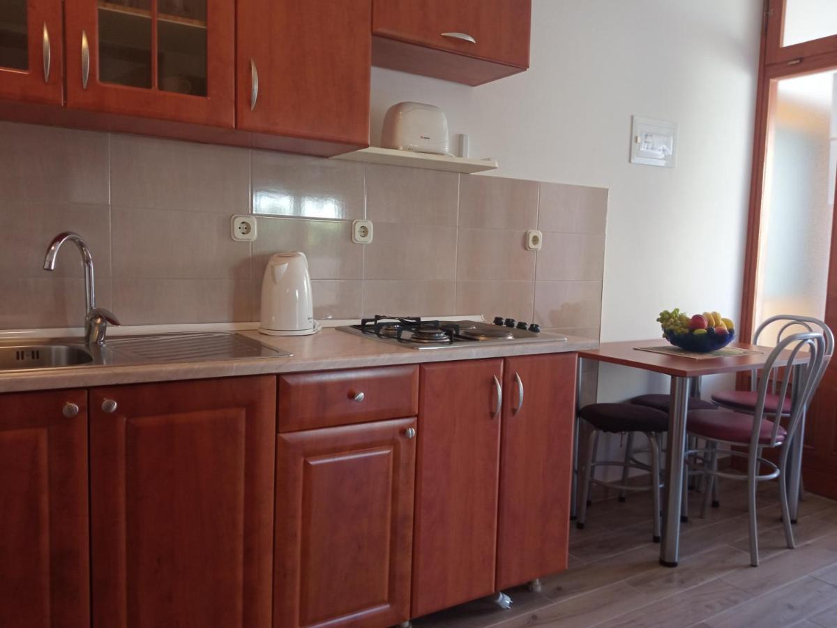 Nives Apartmani Pakoštane Exterior foto
