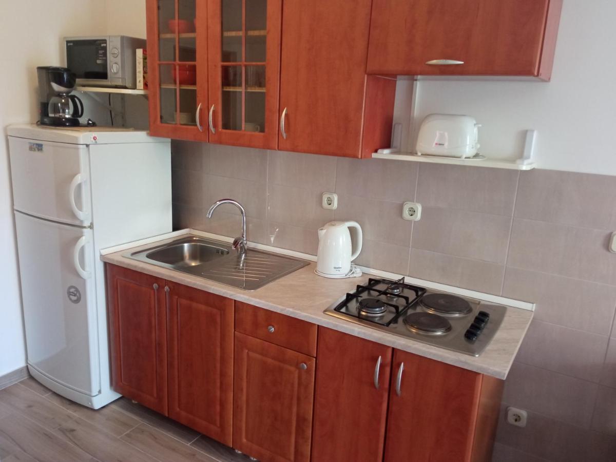 Nives Apartmani Pakoštane Exterior foto