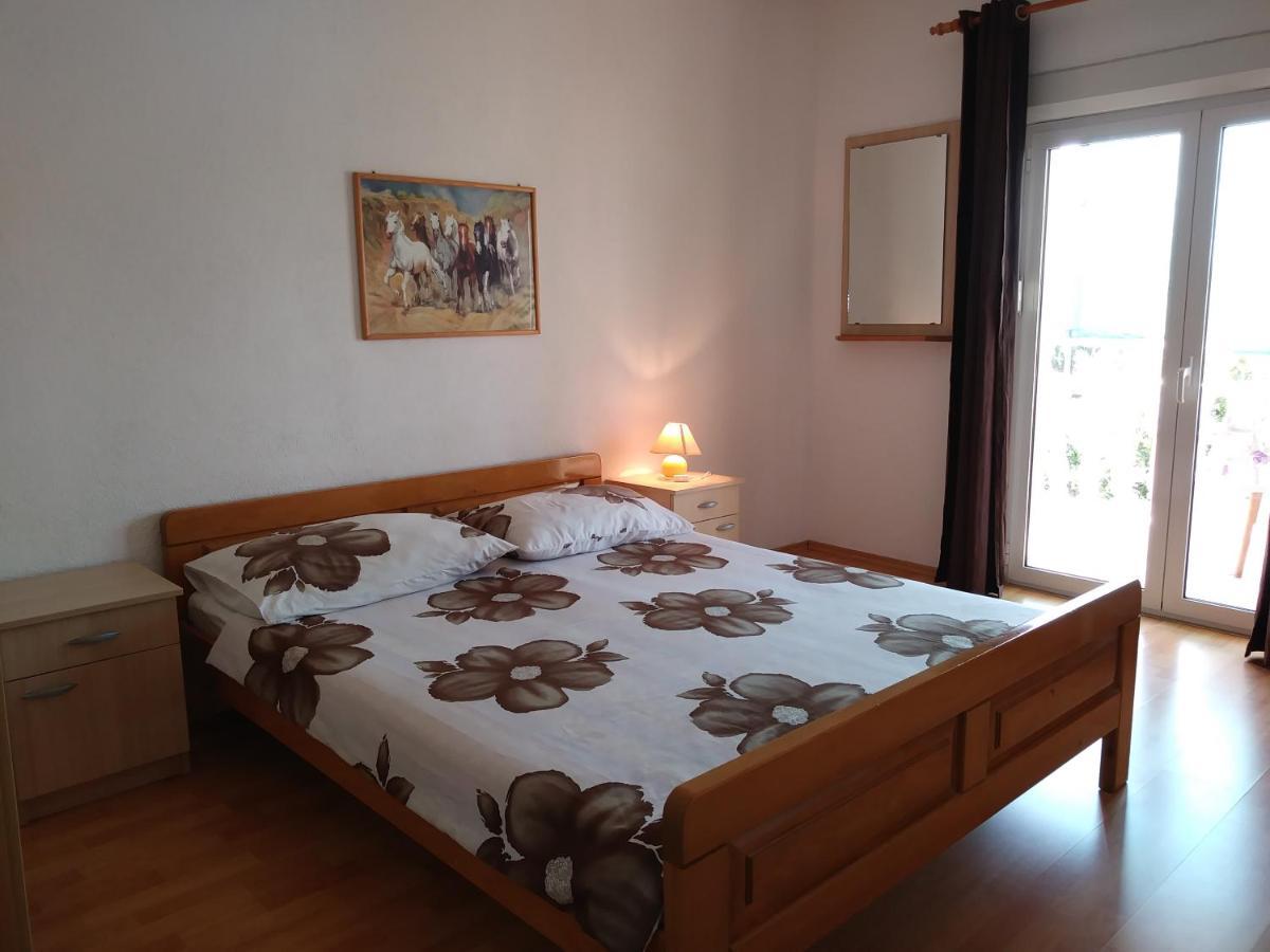 Nives Apartmani Pakoštane Exterior foto