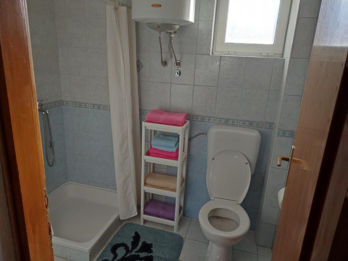 Nives Apartmani Pakoštane Exterior foto